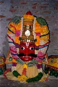 Араван-Куттандавар в храме Пиллаяркуппаме